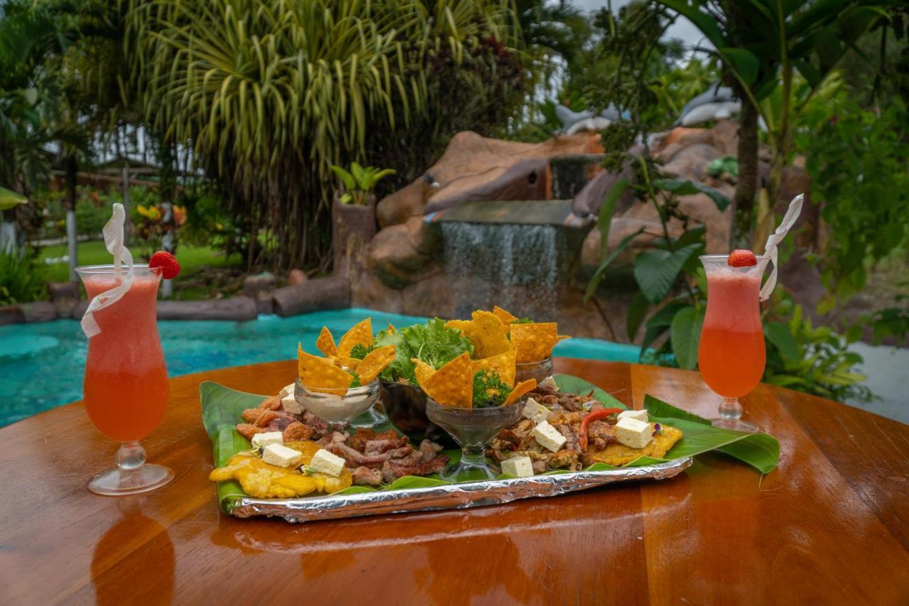 Hotel & Hot Springs Sueno Dorado ラ・フォルトゥナ エクステリア 写真